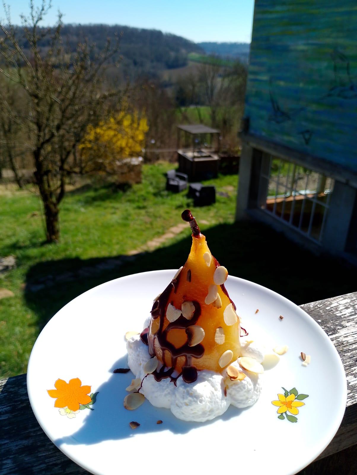 Hébergements et restauration sur-mesure à L'Hermitage : table d'hôtes en produits locaux